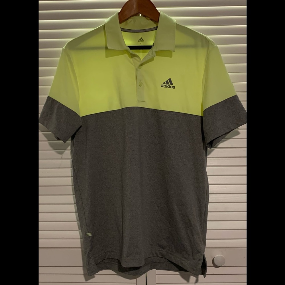 ADIDAS GOLF SHIRT. Mens small.
